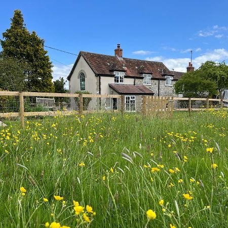 Charming Modernized Country Cottage Near Mere, Wiltshire 米尔 外观 照片