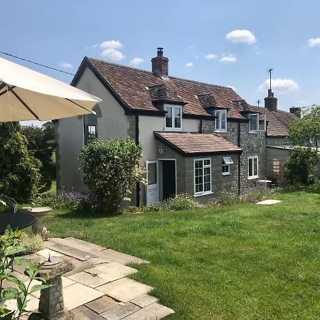 Charming Modernized Country Cottage Near Mere, Wiltshire 米尔 外观 照片