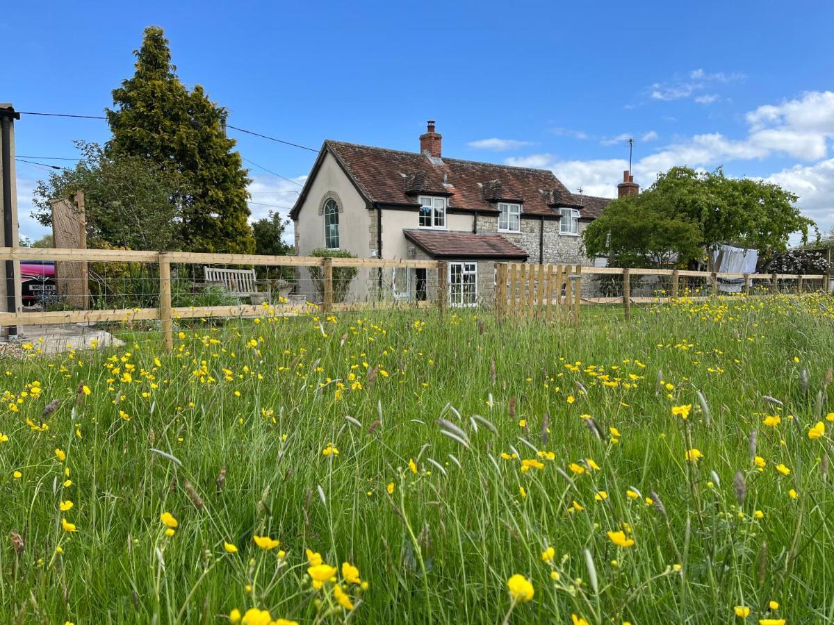 Charming Modernized Country Cottage Near Mere, Wiltshire 米尔 外观 照片