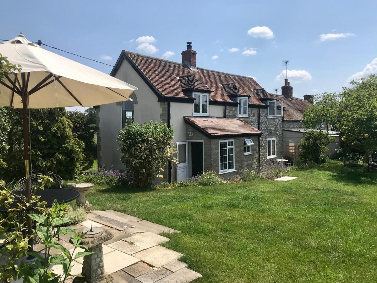 Charming Modernized Country Cottage Near Mere, Wiltshire 米尔 外观 照片